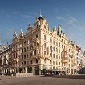 https://kings-court.praguehotelsweb.com
