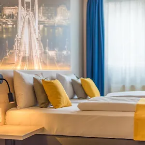 **** Hotel Impulso Fashion Ungheria